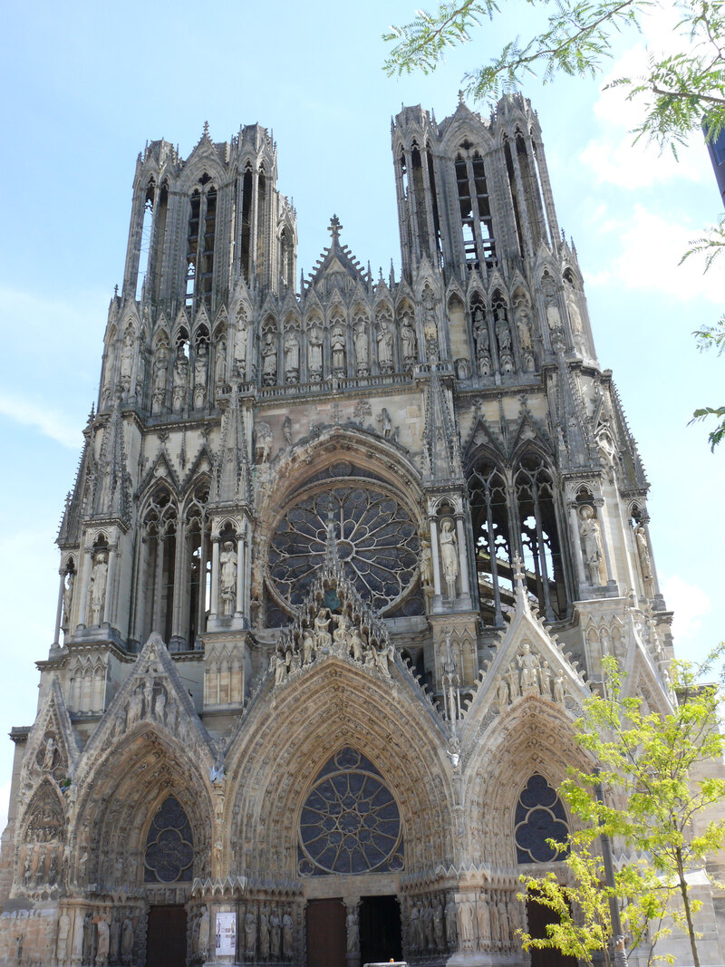 De gotische gevel van de kathedraal van Reims